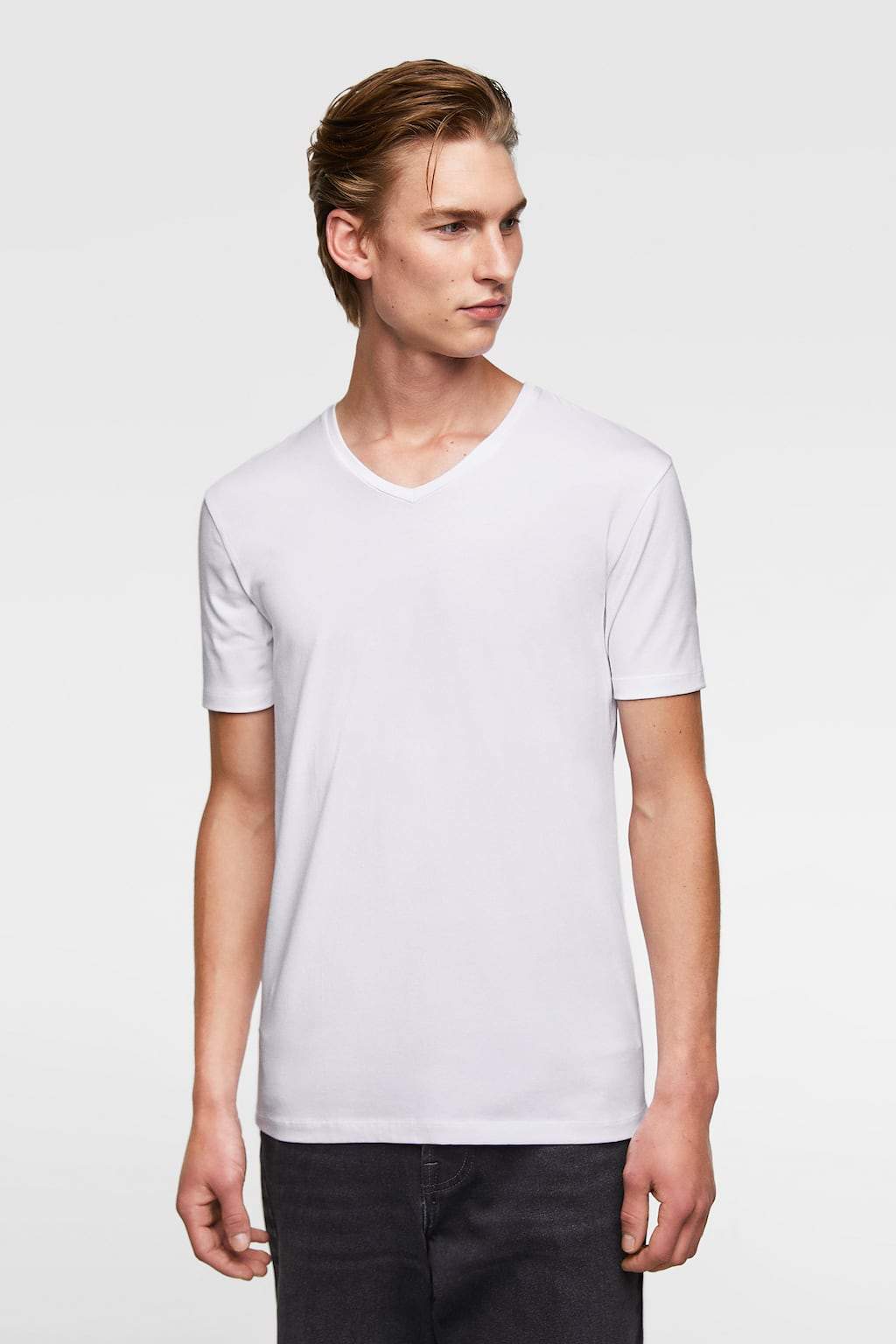 BASIC SLIM FIT T-SHIRT