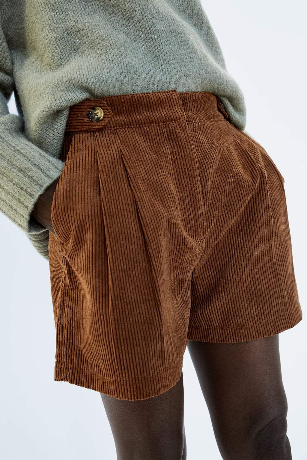 CORDUROY BERMUDA SHORTS WITH BUTTONS